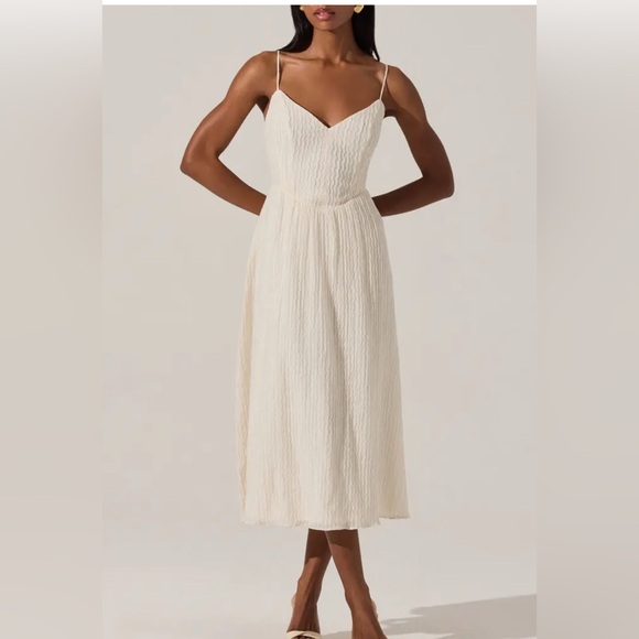 Textured V-Neck Midi Dress - Picture 1 of 6